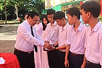 Phó Bí thư Thường trực Tỉnh ủy dự khai giảng tại Trường THPT Dưỡng Điềm