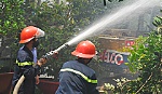 Cháy Công ty vật tư nông nghiệp, cả khu dân cư náo loạn