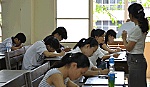 Nhà giáo, xin đừng tự hạ thấp vị thế!