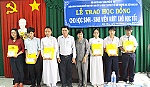 Trao 67 suất học bổng cho sinh viên, học sinh nghèo hiếu học