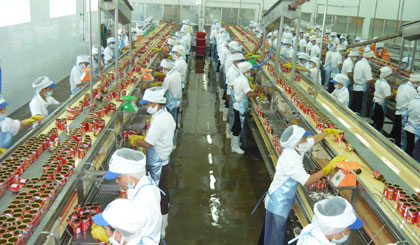 Công ty TNHH Royal Foods Việt Nam sản xuất luôn chú trọng nâng cao chất lượng sản phẩm. 