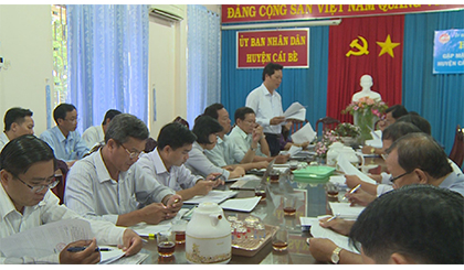 Đoàn giám sát làm việc với UBND huyện Cái Bè