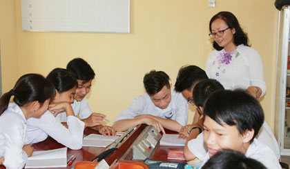 Những giờ giảng bài của cô Diễm lúc nào cũng cuốn hút học sinh. 