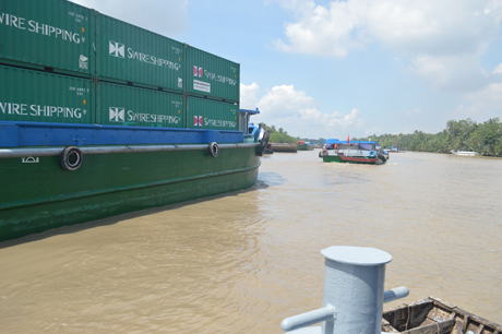Các phương tiện rỗng và nhỏ đều di chuyển qua đươc.