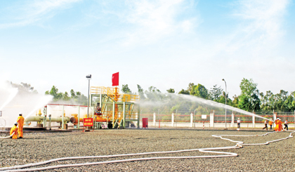 Các lực lượng tham gia diễn tập PCCC.