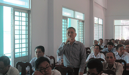 Cử tri xã Mỹ Phước Tây phát biểu ý kiến 