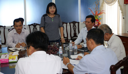 Bà Nguyễn Thị Qúy, Chủ tịch HĐQT Công ty TNHH Nhựt Thành Tân (chủ đâu tư KCN T6an Hương) mong muốn tỉnh hỗ trợ công nhân tiếp cận các nguồn vốn vay của các ngân hàng để có diều kiện mua nhà của Dự án Nhà ở xã hội KCN Tân Hương
