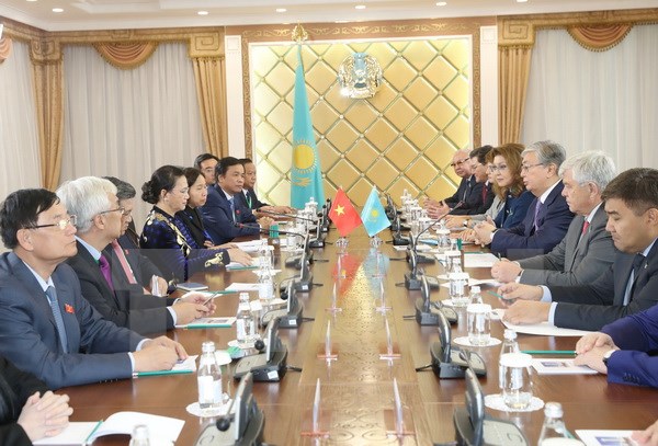  Chủ tịch Quốc hội Nguyễn Thị Kim Ngân hội kiến Chủ tịch Thượng viện CH Kazakhstan Kassym Zhomart Tokayev. Ảnh: Trọng Đức/TTXVN