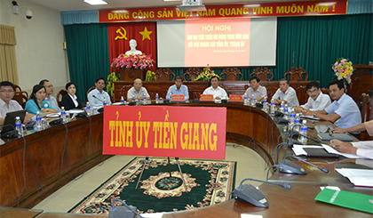 Quang cảnh tại điểm cầu Tiền Giang