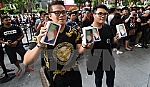Náo nức chào đón iPhone X trong ngày mở bán