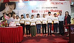 Prudential trao 8 suất học bổng cho tân sinh viên