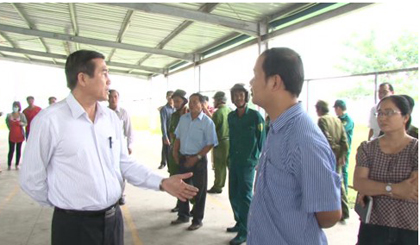 Chủ tịch UBND tỉnh Lê Văn Hưởng gặp gỡ trao đổi với công nhân Công ty  