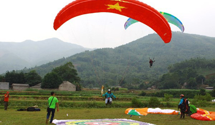 Giải dù lượn Việt Nam mở rộng 2017 sẽ được tổ chức tại Chương Mỹ, Hà Nội vào cuối tháng này trong hai ngày 25 và 26/11. (Ảnh: Ban tổ chức cung cấp)