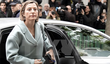 Cựu Chủ tịch Hội đồng lập pháp vùng Catalonia Carme Forcadell tới tòa án ở Madrid, Tây Ban Nha ngày 2/11. Nguồn: AFP/TTXVN