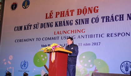 Thứ trưởng Bộ Y tế tại buổi lễ phát động. (Ảnh: PV/Vietnam+)