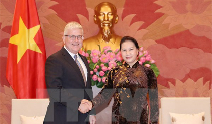 Chủ tịch Quốc hội Nguyễn Thị Kim Ngân tiếp Đại sứ Australia Craig Chittick. Ảnh: TTXVN