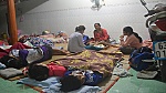 Trắng đêm cùng người dân tránh bão