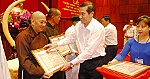 Khen thưởng tập thể, cá nhân có thành tích ứng phó bão Tembin