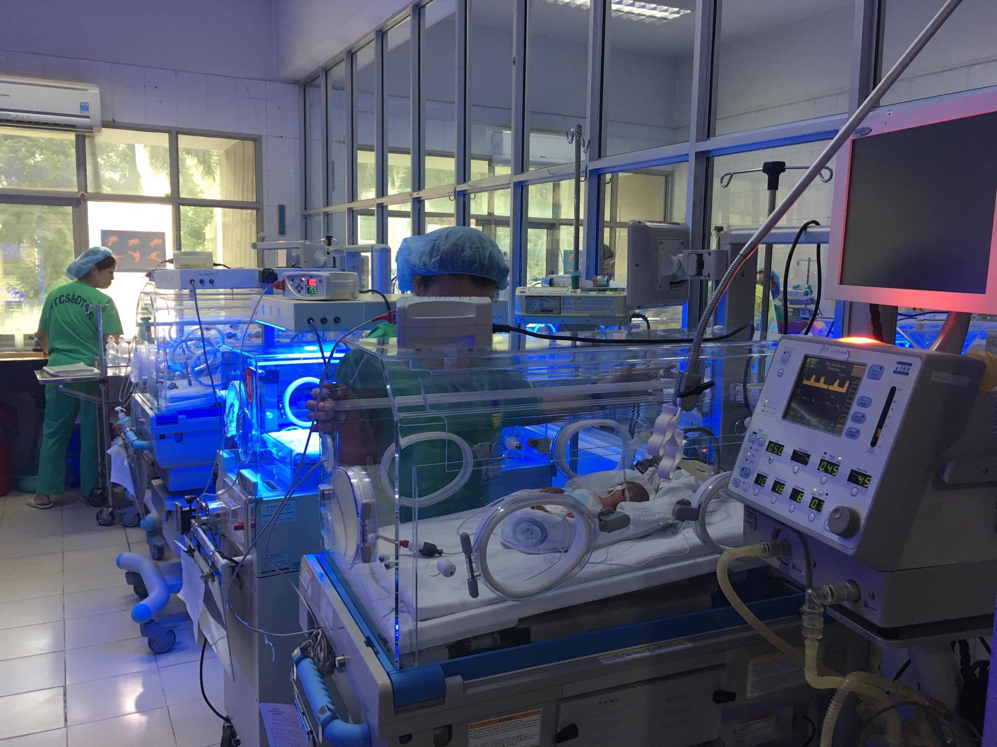 Các cơ sở y tế phải có quy trình sử dụng nghiêm ngặt và thực hiện đúng quy định về chống nhiễm khuẩn của Bộ Y tế. Ảnh: VGP/Thúy Hà