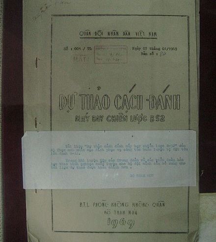 Nhiều tài liệu quý được trưng bày tại triển lãm. Ảnh: VGP/Nhật Nam