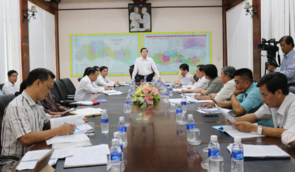 Chủ tịch UBND tỉnh Lê Văn Hưởng