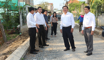 Chủ tịch UBND tỉnh Lê Văn Hưởng