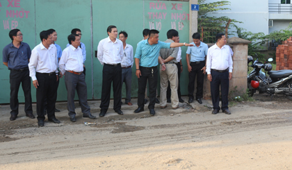 Chủ tịch UBND tỉnh Lê Văn Hưởng