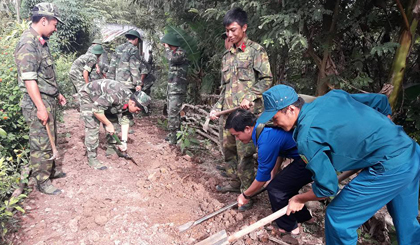 Thực hiện tốt phong trào thi đua “LLVT chung sức xây dựng nông thôn mới”.  			          			                Ảnh: THANH LÂM