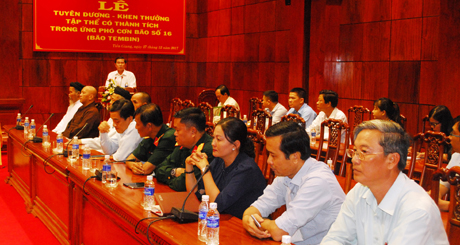 Đại diện các tập thể được Tuyên dương - Khen thưởng.