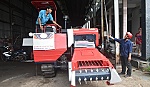 Sáng chế thành công máy cuốn rơm