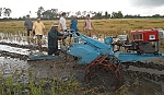Sáng chế máy vun luống trồng dưa hấu tiện dụng