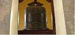Đi bán nhang, trộm chuông của thánh thất