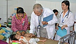 Trẻ suy dinh dưỡng, gánh nặng cho gia đình và xã hội