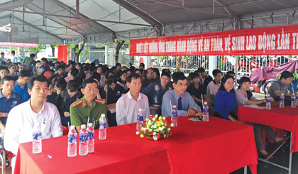 Phát động Tháng Công nhân năm 2017 tại Khu công nghiệp Mỹ Tho.
