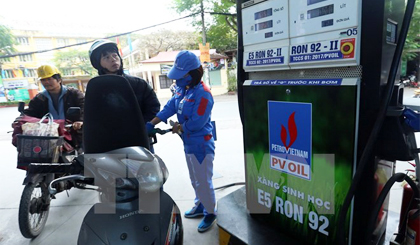 Xăng sinh học E5 RON 92 rẻ hơn gần 1.900 đồng/lít so với RON 95