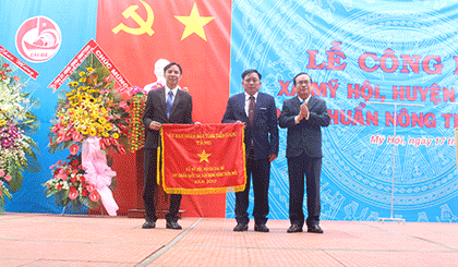 UBND tỉnh tặng cờ thi đua cho xã Mỹ Hội