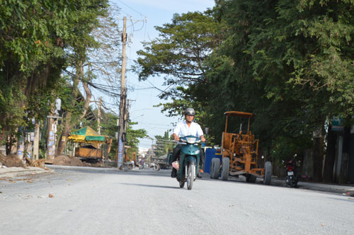 Mặt đường khá phẳng tại điểm cuối đường Trần Ngọc Giải.