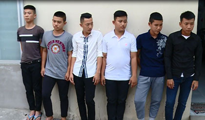 6 đối tượng đập phá tài sản ở phường 3, TP. Mỹ Tho.	Ảnh: THANH VIỆT