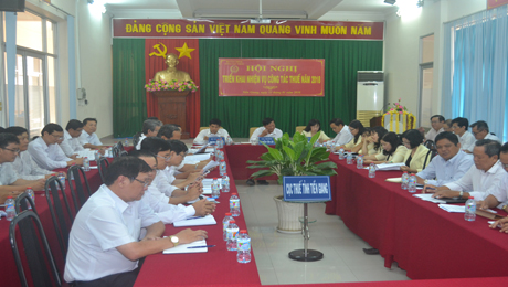 Quan cảnh tại điểm cầu Tiền Giang