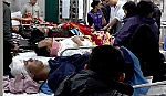Hàng trăm người cấp cứu do pháo nổ
