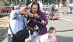 Khó khăn cho thợ ảnh ở đường hoa Hùng Vương