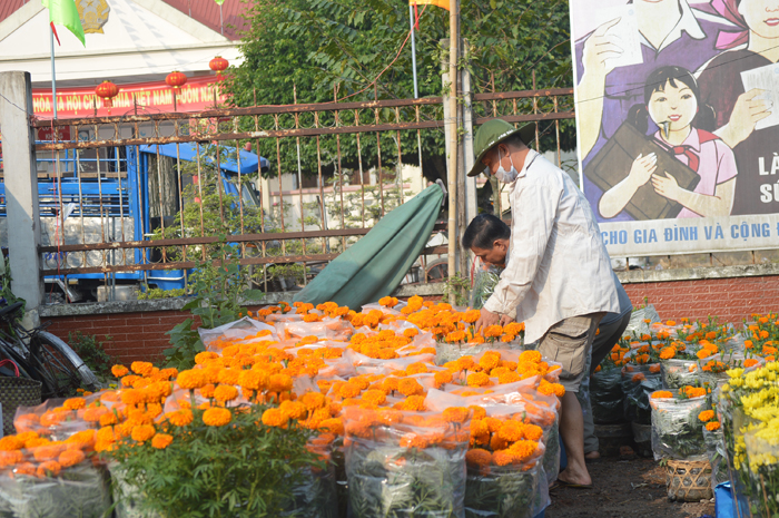 Một điểm bán tại chợ Đông Hòa.
