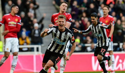 Matt Ritchie khiến M.U rời sân St James' Park với hai bàn tay trắng. (Nguồn: Getty Images)