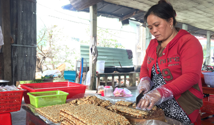 Mứt khóm Tân Phước.                                                                                          Ảnh: MINH TOÀN
