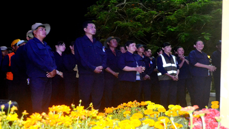 Những người giữ thành phố sạch, đẹp đêm giao thừa