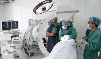 Phẫu thuật nội soi đặt máy tạo nhịp tim là một trong những điểm nhấn  của ngành Y tế Tiền Giang năm 2017.