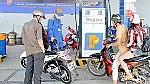 Xăng E5 tiêu thụ thấp: Dân 