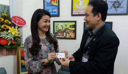 Một MC của VTV đến Trung tâm đăng ký hiến mô tạng. (Ảnh: Trung tâm Điều phối ghép tạng Quốc gia)