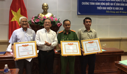 Công an tỉnh là một trong những đơn vị quan tâm thực hiện tốt công tác bình đẳng giới và được UBND tỉnh tặng Bằng khen. 