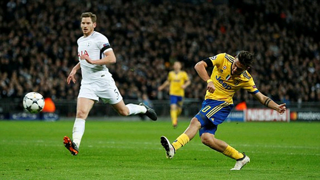 Trước khi kiến tạo cho Dybala hạ sát Gà Trống.